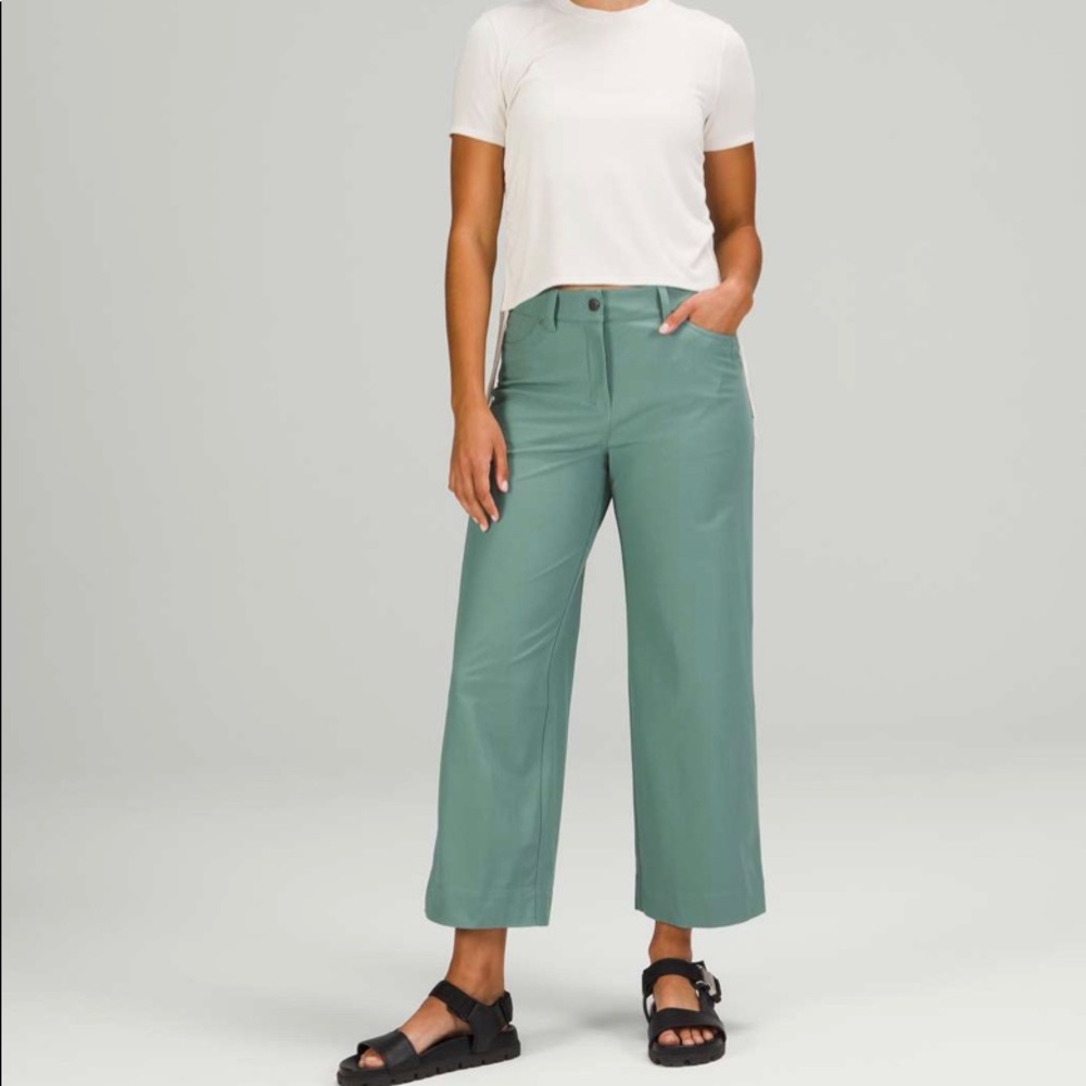 Lululemon City Sleek 5 Pocket Wide-Leg High Rise 7/8 Length Pant